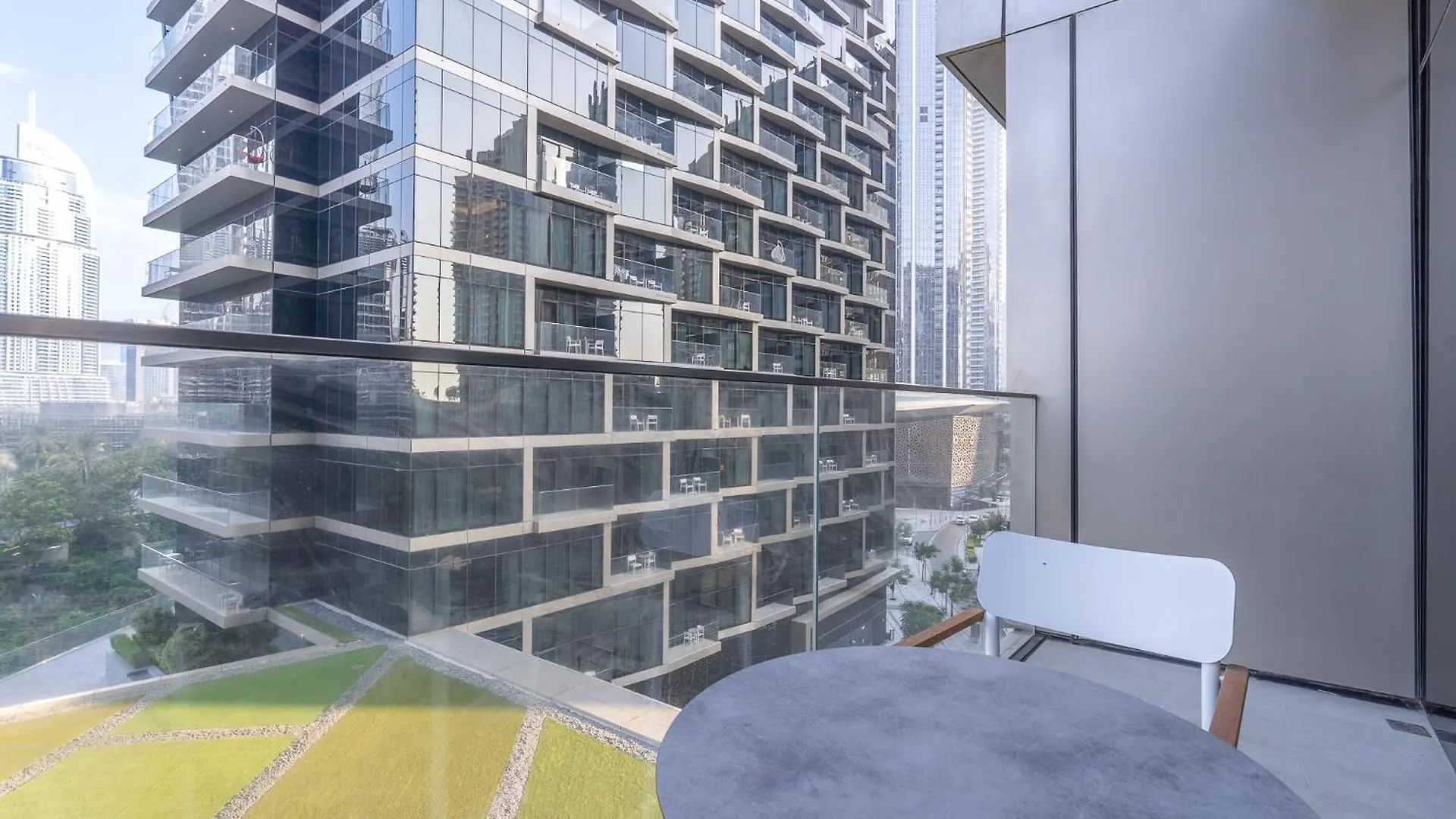 דובאי Spacious 3 Bedroom Apartment In Downtown With Burj Khalifa View