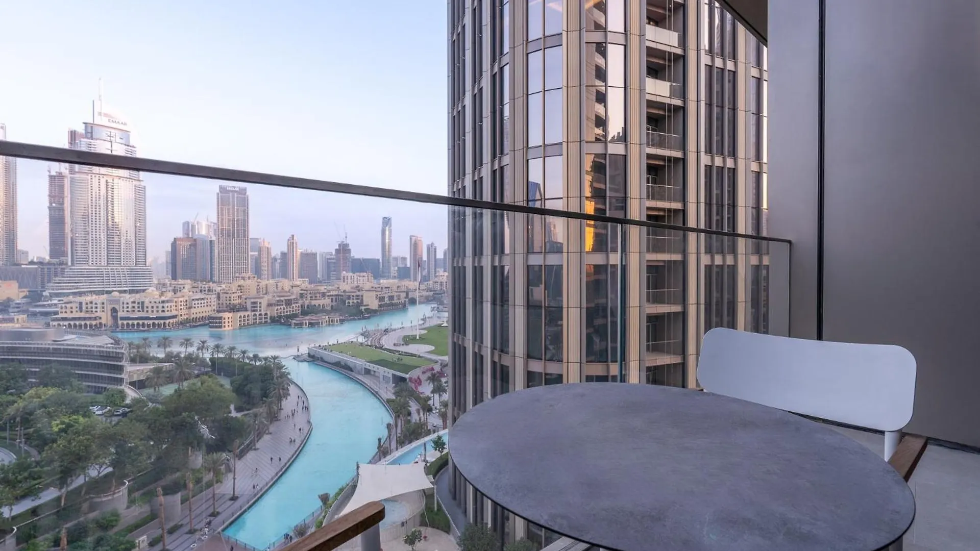 דובאי Spacious 3 Bedroom Apartment In Downtown With Burj Khalifa View איחוד האמירויות הערביות