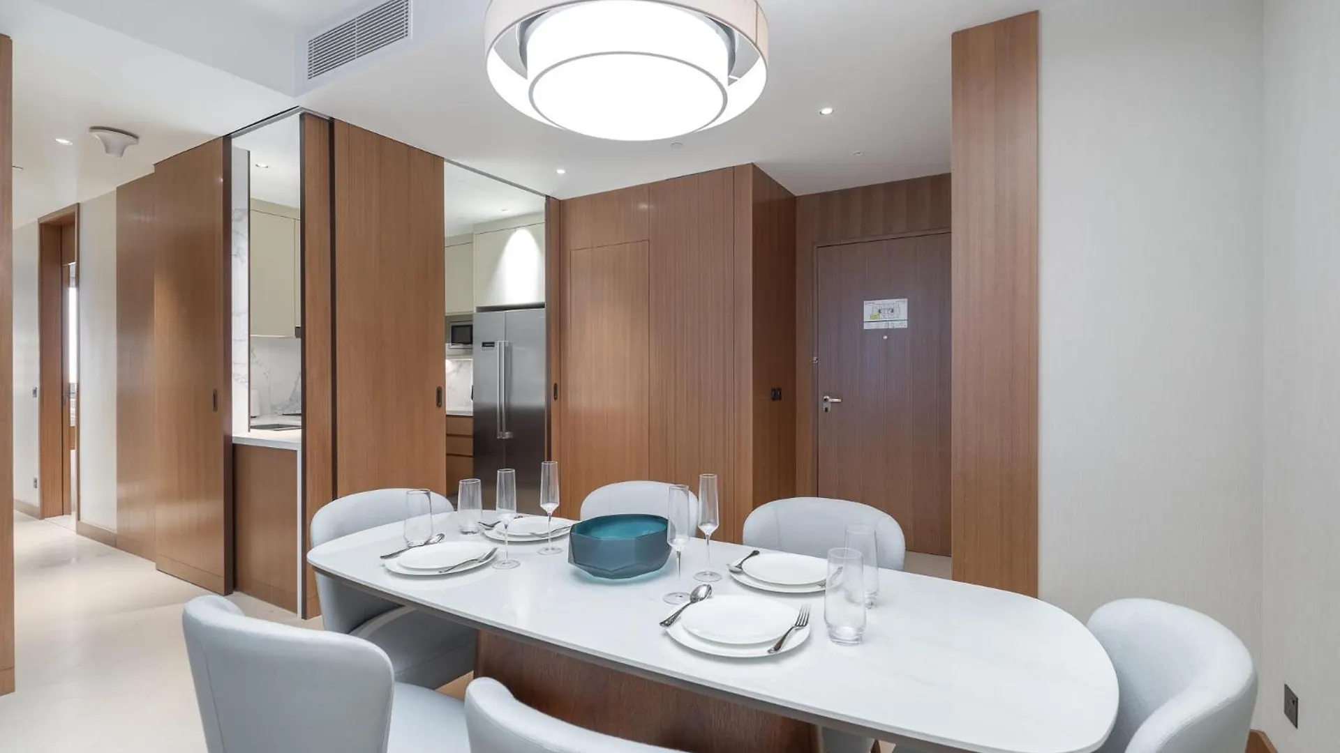 Spacious 3 Bedroom Apartment In Downtown With Burj Khalifa View Dubai